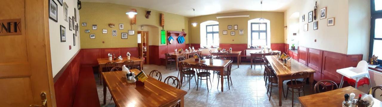 Penzion A Restaurace U Hajku Nové Dvory Exterior foto